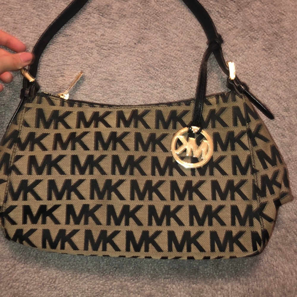 Michael Kors purse very good condition